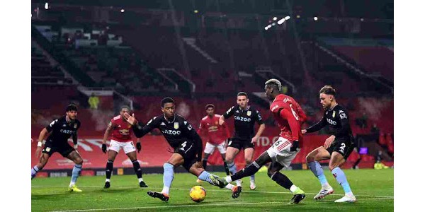 Manchester United se classe parmi les quatre premiers de la Premier League cette saison Manchester United se classe parmi les quatre premiers de la Premier League cette saison